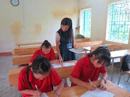 nhung giao vien tam huyet voi nghe can tuyen duong giup do.jpg